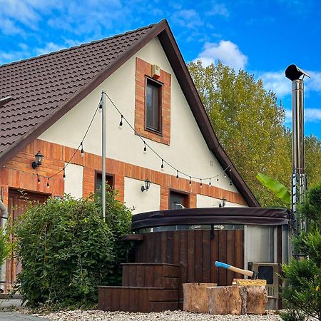 Posteleki Vendeghaz-Nyugalom Szigetei Villa Gyula Buitenkant foto