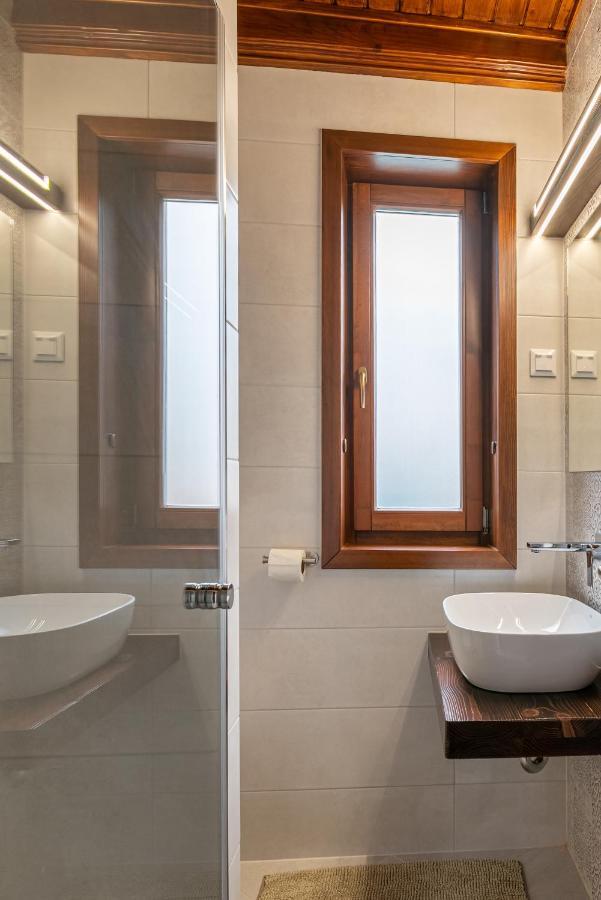Posteleki Vendeghaz-Nyugalom Szigetei Villa Gyula Buitenkant foto
